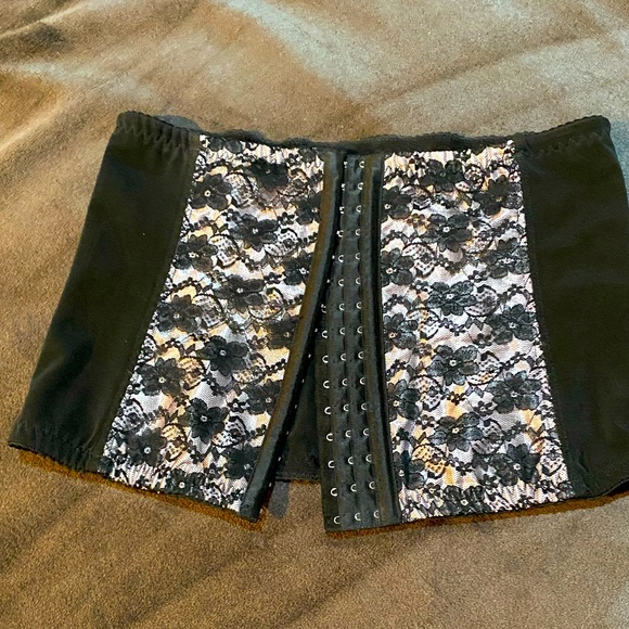 Size XL Waistshaper - Picture 4 of 4